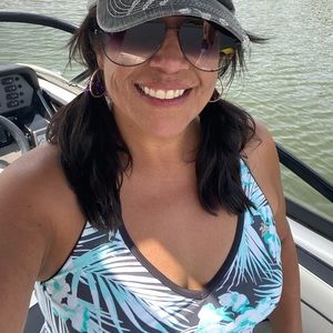 Meet your Posher, Monica